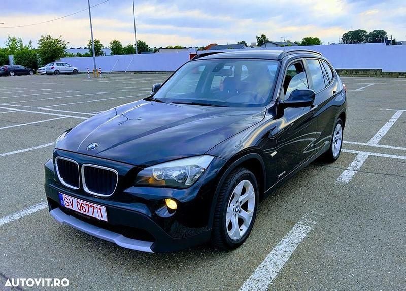 Culoarenegru Utilizat 2010 BMW X1 Sport Line SUV | 6.700 EUR (Puțin scump) - Imagine 1/4