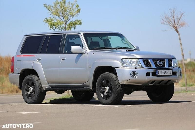 Culoareargint Utilizat 2005 Nissan Patrol SUV | 14.800 EUR (Preț OK) - Imagine 1/4