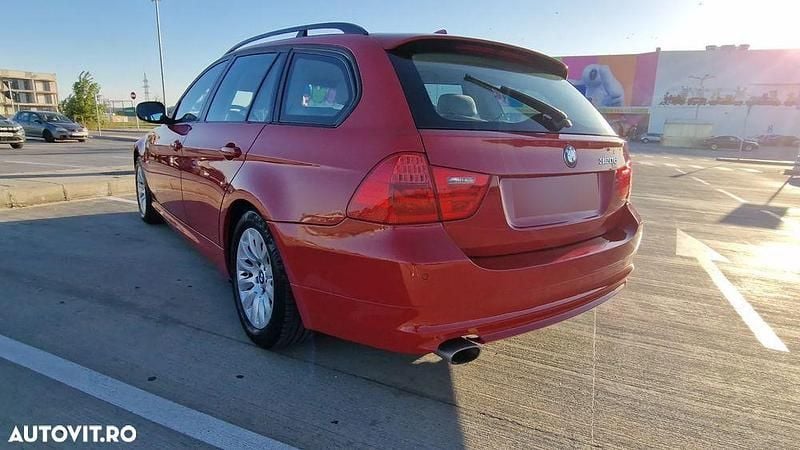 Second-hand BMW 320 177 CP (130 kW) 2009 Culoarerosu Break