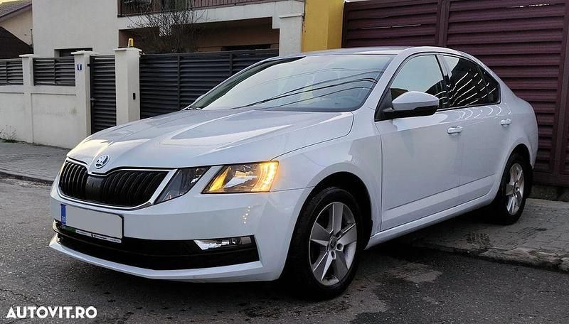 Culoarealb Utilizat 2020 Skoda Octavia Ambition Berlinǎ | 17.990 EUR - Imagine 1/4