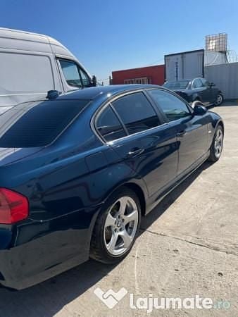 Second-hand BMW 320 163 CP (119 kW) 2007 Albastru Berlinǎ