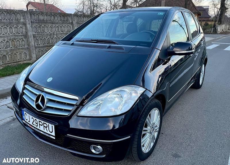 Culoarenegru Utilizat 2009 Mercedes A180 Classic | 3.690 EUR (Preț OK) - Imagine 1/4