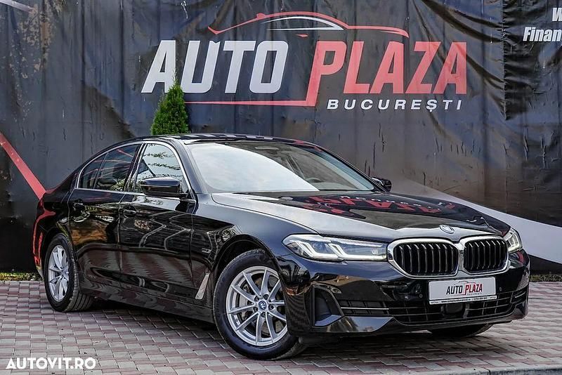 Culoarenegru Utilizat 2022 BMW 530e Luxury Line Berlinǎ | 32.658 EUR (Preț OK) - Imagine 1/4