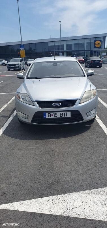 Gri Utilizat 2010 Ford Mondeo Trend Berlinǎ | 3.990 EUR (Preț OK) - Imagine 1/4