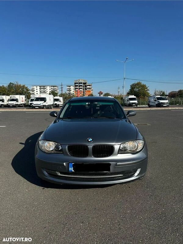Gri Utilizat 2008 BMW 118 Hatchback | 2.600 EUR (Preț bun) - Imagine 1/4