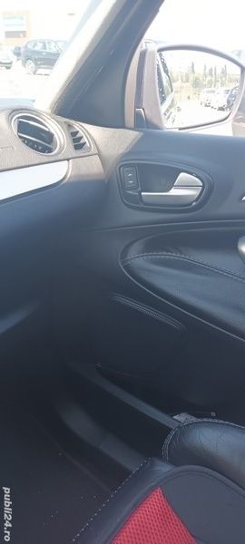 Second-hand Ford S-MAX S 202 CP (148 kW) 2011 Monovolum