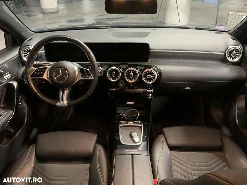 Second-hand Mercedes A180 136 CP (100 kW) 2023 Culoarenegru Berlinǎ