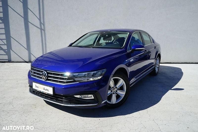Albastru mediu normal Utilizat 2020 VW Passat Highline Break | 25.899 EUR (Scump) - Imagine 1/4