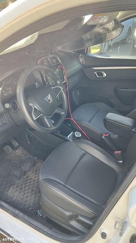 Second-hand Dacia Spring Expression 33 kW (45 CP) 2022 Culoarealb Hatchback