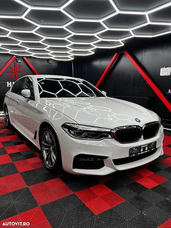 Culoarealb Utilizat 2018 BMW 520 Break | 31.500 EUR - Imagine 1/4