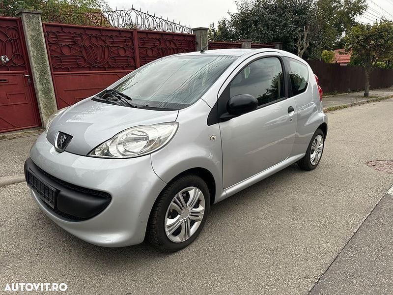 Culoareargint Utilizat 2006 Peugeot 107 Active Hatchback | 1.400 EUR - Imagine 1/4