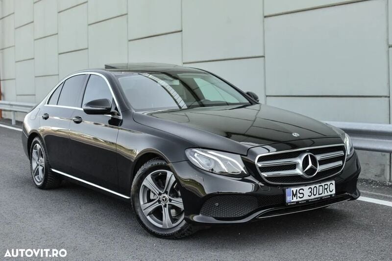 Negru Utilizat 2018 Mercedes E220 Berlinǎ | 28.500 EUR (Scump) - Imagine 1/4