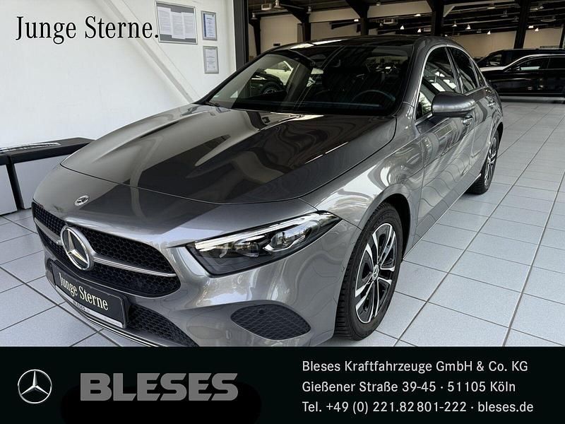 Utilizat 2023 Mercedes A200 | 35.073 EUR (Scump) - Imagine 1/1