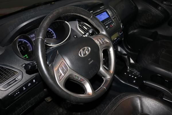 Negru Utilizat 2012 Hyundai ix35 Premium SUV | 7.500 EUR - Imagine 1/4