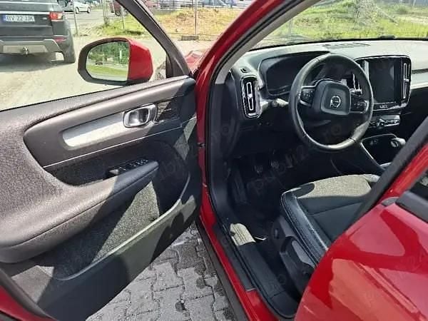 Second-hand 2019 Volvo XC40 SUV | 18.500 EUR (Super Preț) - Imagine 1/4