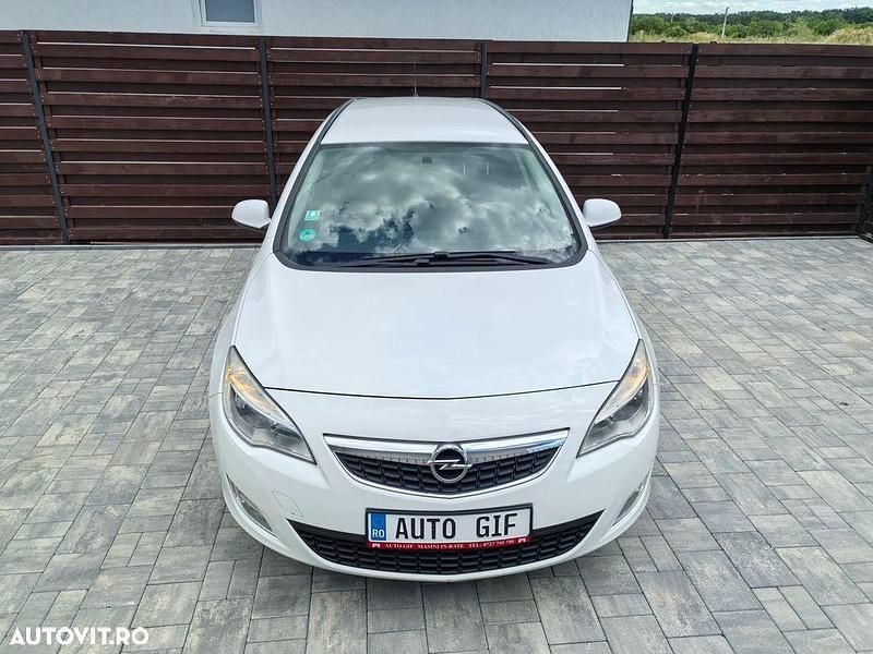Culoarealb Utilizat 2012 Opel Astra Cosmo Break | 3.333 EUR (Preț OK) - Imagine 1/4