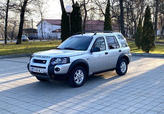 Gri Utilizat 2006 Land Rover Freelander 2 SUV | 4.250 EUR - Imagine 1/4