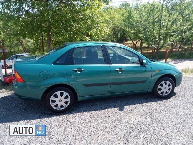 Second-hand Ford Focus 100 CP (73 kW) 2001 Verde Berlinǎ