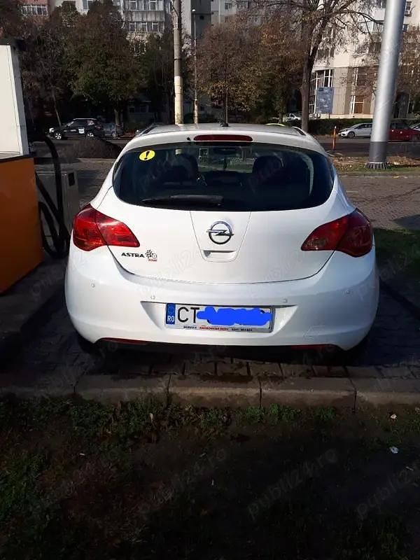 Second-hand Opel Astra 101 CP (74 kW) 2011 Hatchback