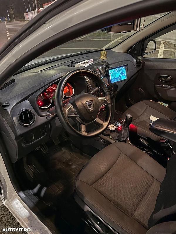 Second-hand Dacia Logan Essentiel 100 CP (73 kW) 2020 Culoarealb Berlinǎ