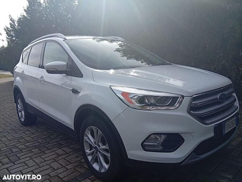 Second-hand Ford Kuga 120 CP (88 kW) 2018 Culoarealb SUV