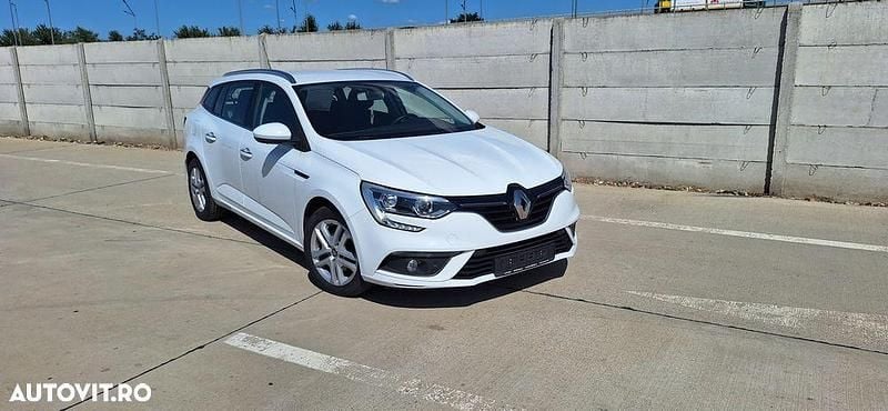 Alb Utilizat 2019 Renault Mégane GrandTour LIMITED Break | 8.500 EUR (Preț bun) - Imagine 1/4