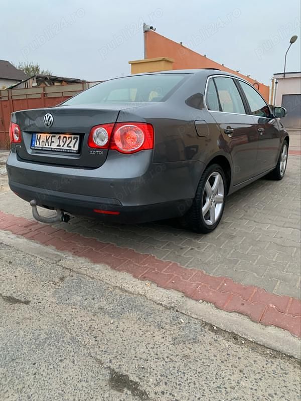 Gri Utilizat 2008 VW Jetta GT Berlinǎ | 4.500 EUR (Preț OK) - Imagine 1/4