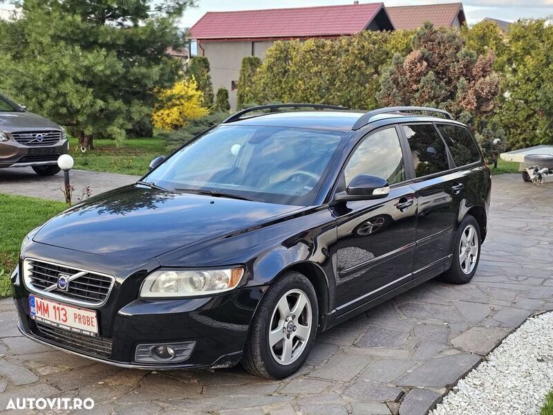 Negru Utilizat 2010 Volvo V50 Business Edition Break | 2.995 EUR - Imagine 1/4