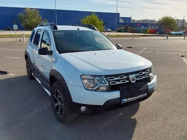 Alb Utilizat 2015 Dacia Duster SUV | 9.500 EUR (Preț OK) - Imagine 1/4