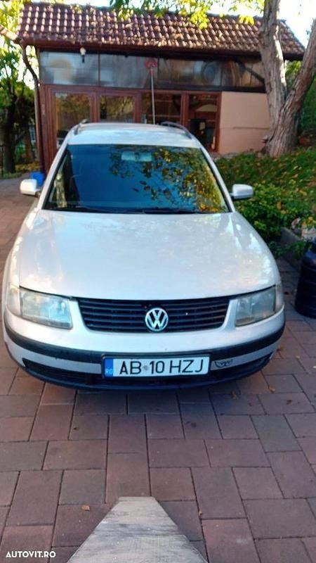 Culoareargint Utilizat 2000 VW Passat Break | 1.400 EUR (Preț OK) - Imagine 1/4
