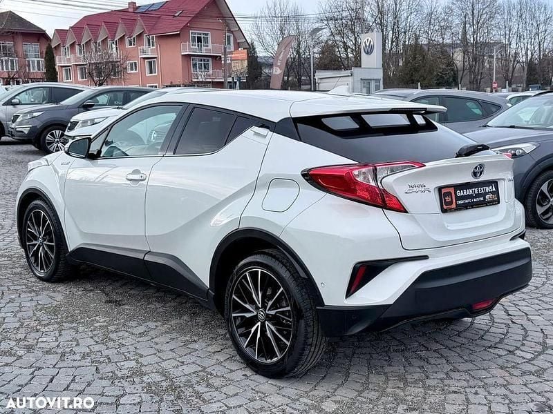 Second-hand Toyota C-HR Lounge 122 CP (89 kW) 2017 Culoarealb SUV