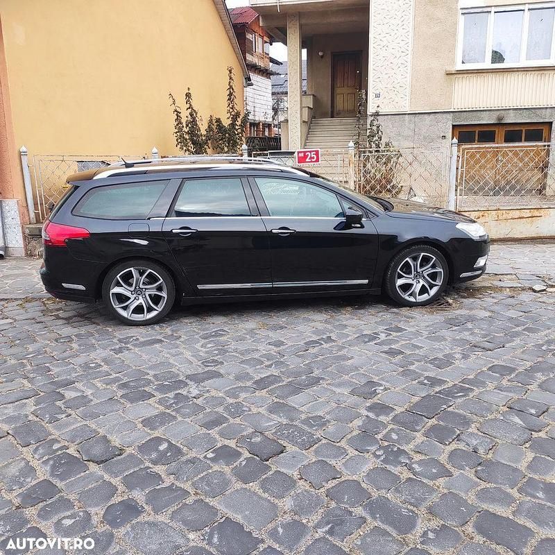 Culoarenegru Utilizat 2011 Citroën C5 Break | 5.500 EUR (Preț OK) - Imagine 1/4