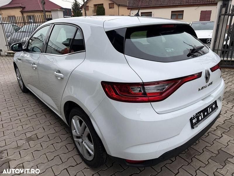Second-hand Renault Mégane IV Authentique 90 CP (66 kW) 2018 Culoarealb Hatchback