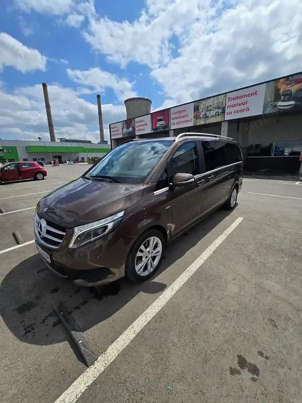Utilizat 2016 Mercedes V250 Monovolum | 36.000 EUR (Preț bun) - Imagine 1/4