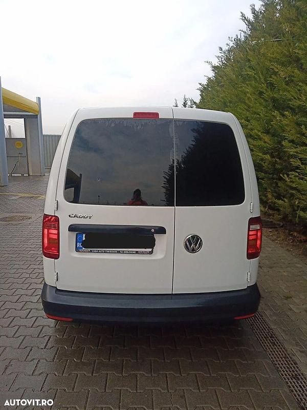 Second-hand VW Caddy Maxi 102 CP (75 kW) 2019 Culoarealb Monovolum