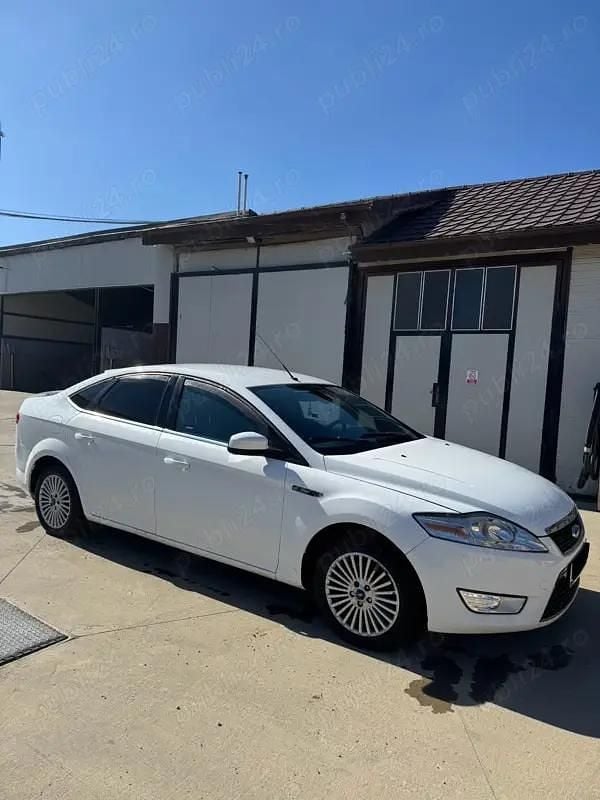 Culoarealb Utilizat 2010 Ford Mondeo Berlinǎ | 3.700 EUR - Imagine 1/4