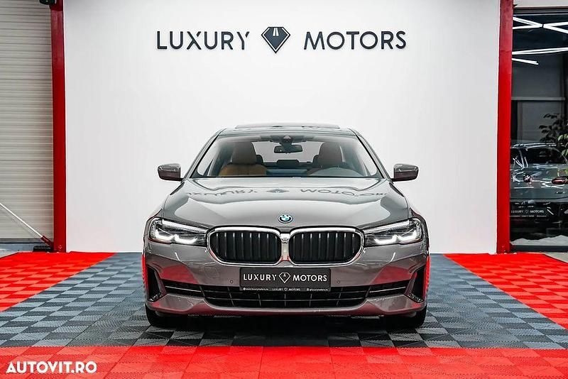 Second-hand BMW 520 Luxury Line 204 CP (150 kW) 2022 Culoaregri Berlinǎ