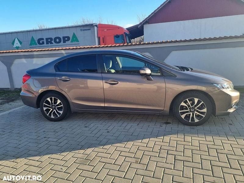 Second-hand Honda Civic LS 142 CP (104 kW) 2016 Culoaremaro Berlinǎ