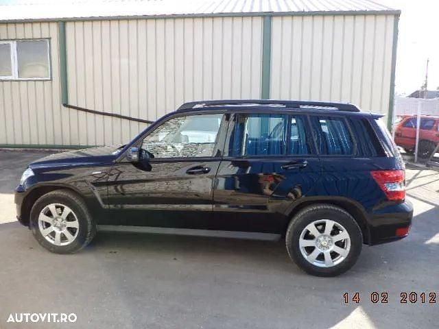 Culoarenegru Utilizat 2010 Mercedes GLK220 SUV | 7.900 EUR (Super Preț) - Imagine 1/4