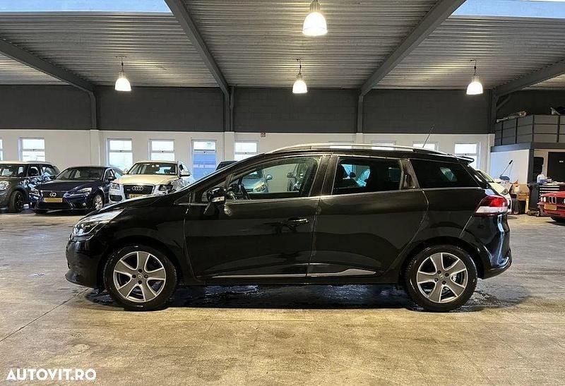 Second-hand Renault Clio GrandTour Intens 90 CP (66 kW) 2015 Culoarenegru Break