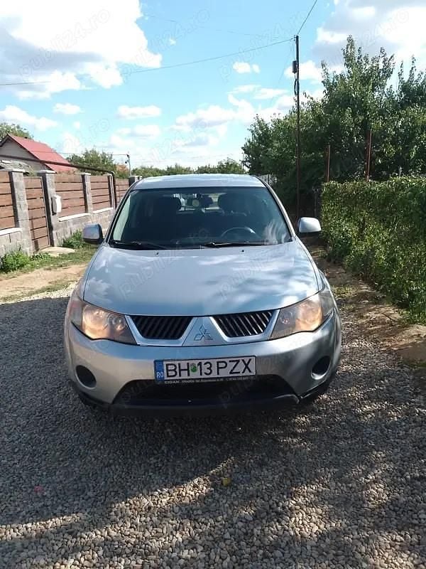 Second-hand Mitsubishi Outlander 140 CP (102 kW) 2010 Argintiu SUV
