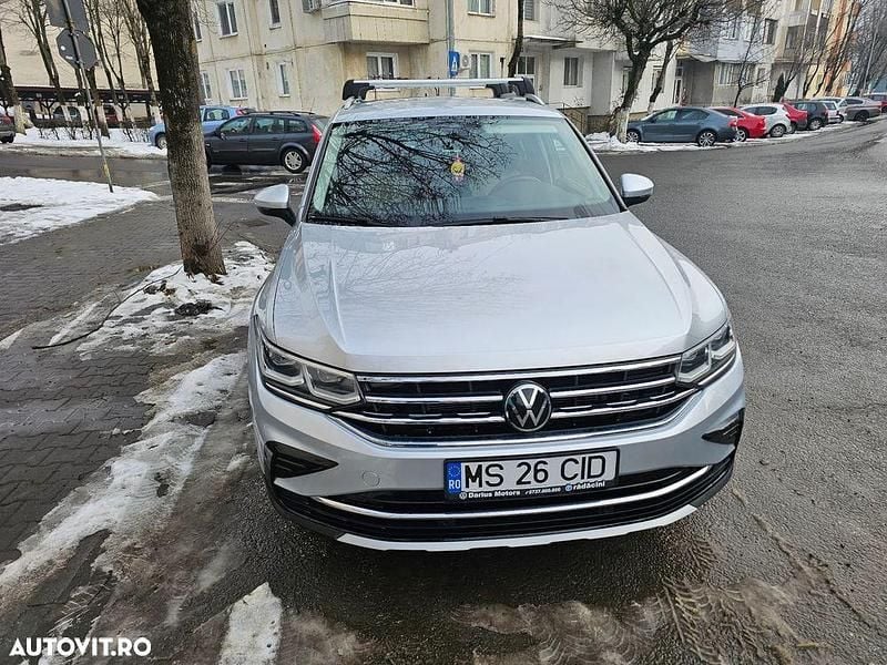 Culoareargint Utilizat 2023 VW Tiguan Elegance SUV | 32.500 EUR (Super Preț) - Imagine 1/4