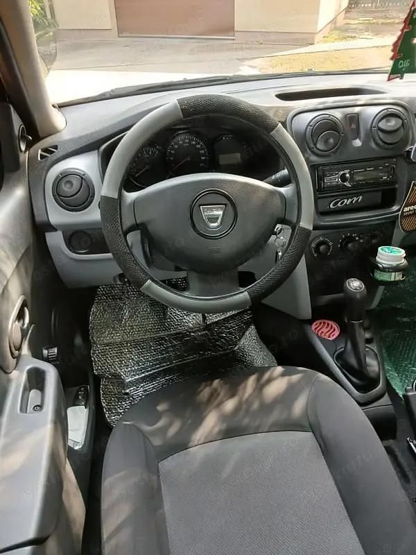 Utilizat 2015 Dacia Logan Berlinǎ | 2.790 EUR (Super Preț) - Imagine 1/4