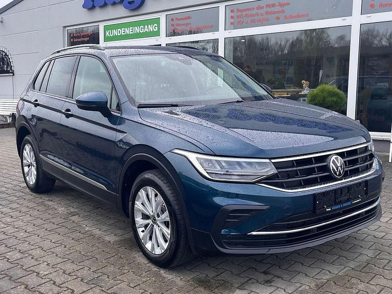 Utilizat 2023 VW Tiguan Life SUV | 28.952 EUR (Puțin scump) - Imagine 1/1