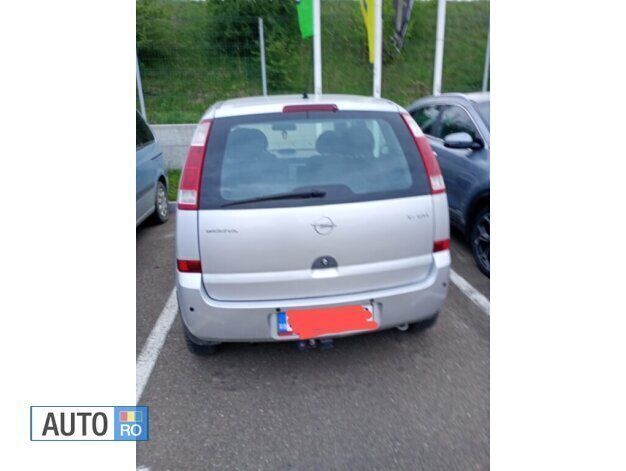 Gri Utilizat 2004 Opel Meriva Monovolum | 1.300 EUR (Preț OK) - Imagine 1/2