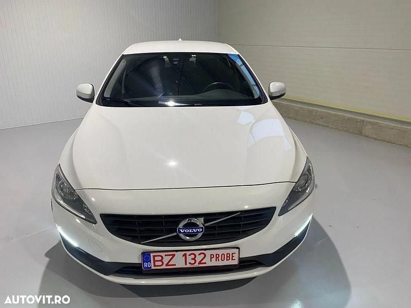 Culoarealb Utilizat 2018 Volvo S60 Kinetic Berlinǎ | 8.999 EUR - Imagine 1/4