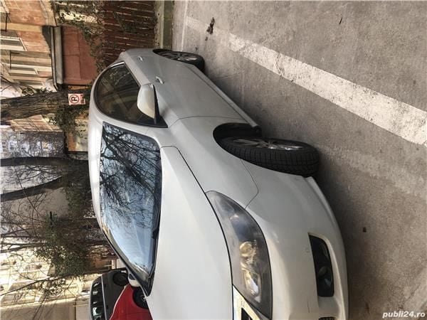 Second-hand Renault Latitude 140 CP (102 kW) 2012 Gri Berlinǎ