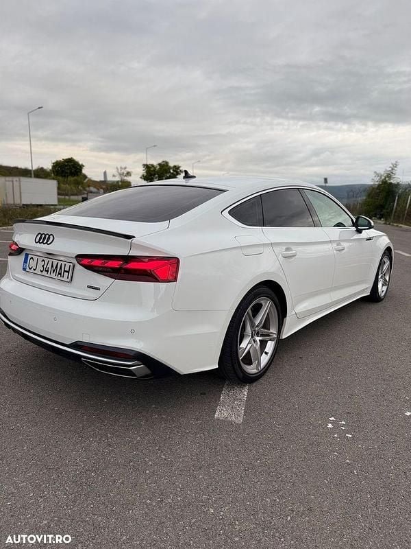 Second-hand Audi A5 Advanced 204 CP (150 kW) 2020 Culoarealb Berlinǎ