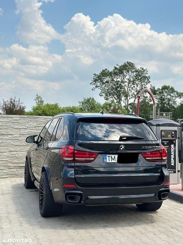 Second-hand BMW X5 Sport Line 381 CP (280 kW) 2015 Culoarenegru SUV