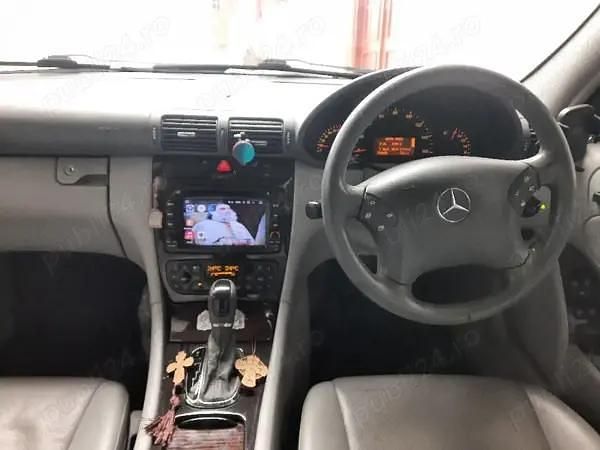 Second-hand Mercedes C200 164 CP (120 kW) 2001 Berlinǎ